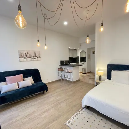 Renting - 2 Massena - Luxury Loft - Balcony Massena Square View - Aircon * Nice