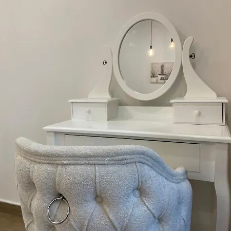 Apartment Renting - 2 Massena - Luxury Loft - Balcony Massena Square View - Aircon *