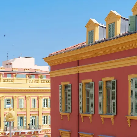 Renting - 2 Massena - Luxury Loft - Balcony Massena Square View - Aircon