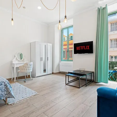 Lägenhet Renting - 2 Massena - Luxury Loft - Balcony Massena Square View - Aircon *